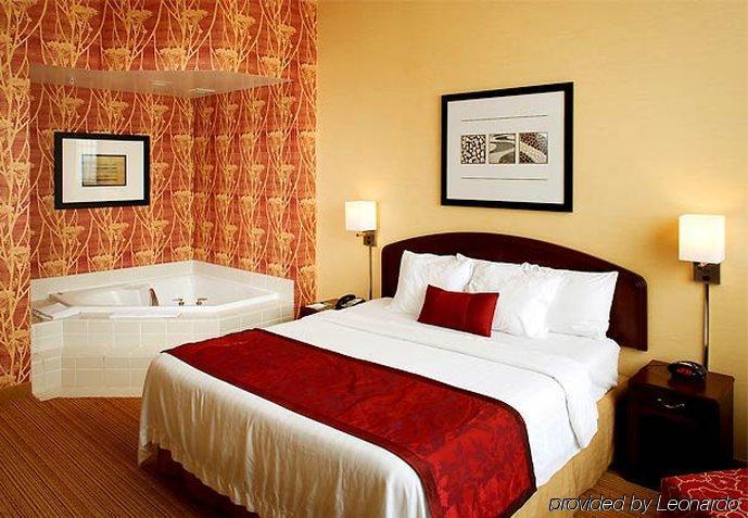 Courtyard Omaha Downtown/Old Market Area Екстер'єр фото