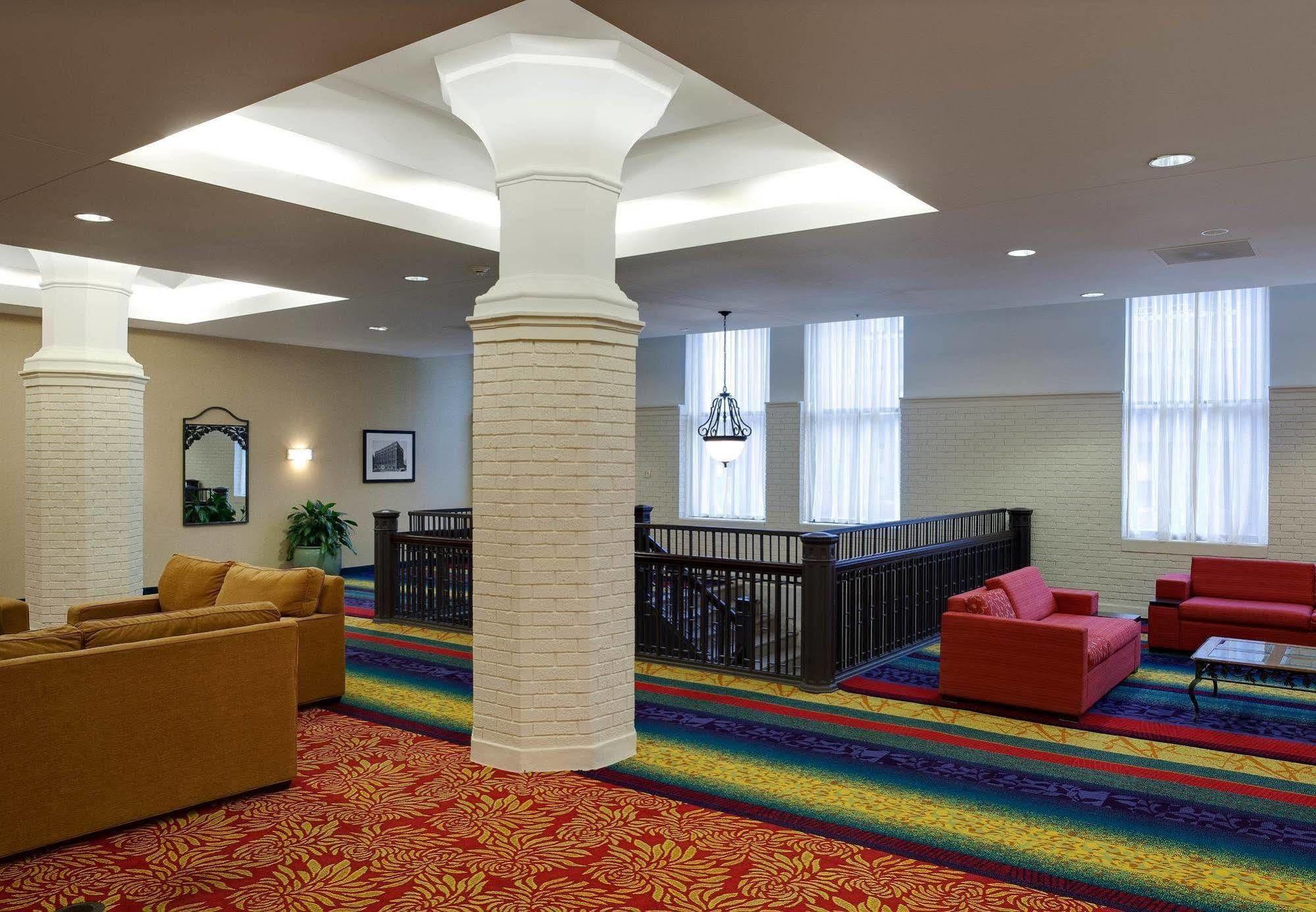 Courtyard Omaha Downtown/Old Market Area Екстер'єр фото